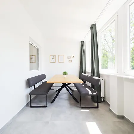 Tolstov - 3 - Kitchen - Dining - 25 Min To Messe Dus Daire Düsseldorf