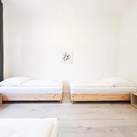 Apartmán Tolstov - 3 - Kitchen - Dining - 25 Min To Messe Dus *