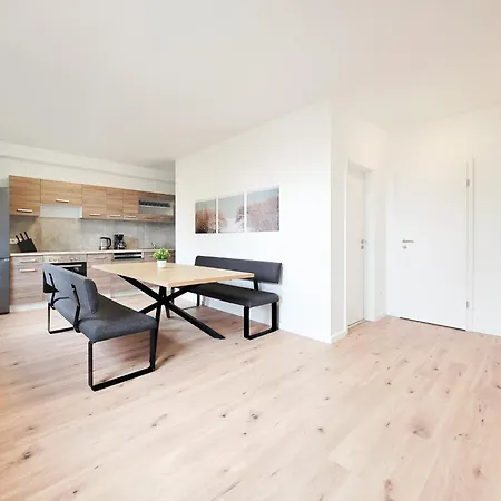 Tolstov - 3 - Kitchen - Dining - 25 Min To Messe Dus Apartman *