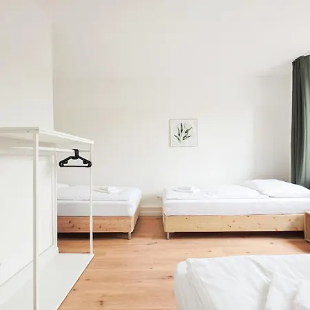 Tolstov - 3 - Kitchen - Dining - 25 Min To Messe Dus Apartman