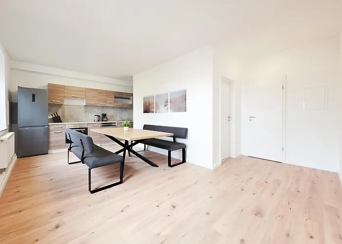 Tolstov - 3 - Kitchen - Dining - 25 Min To Messe Dus Apartamento *