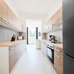 Tolstov - 3 - Kitchen - Dining - 25 Min To Messe Dus *
