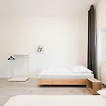 Tolstov - 3 - Kitchen - Dining - 25 Min To Messe Dus Apartamento Düsseldorf